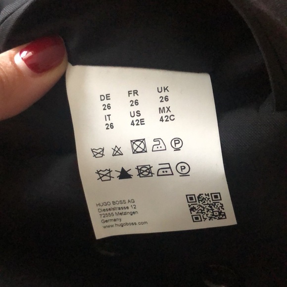 Vest from men’s Hugo Boss suit - Picture 3 of 4